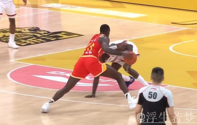 桑普森双变向戏耍对手，脚踝终结后单臂暴扣热血庆祝